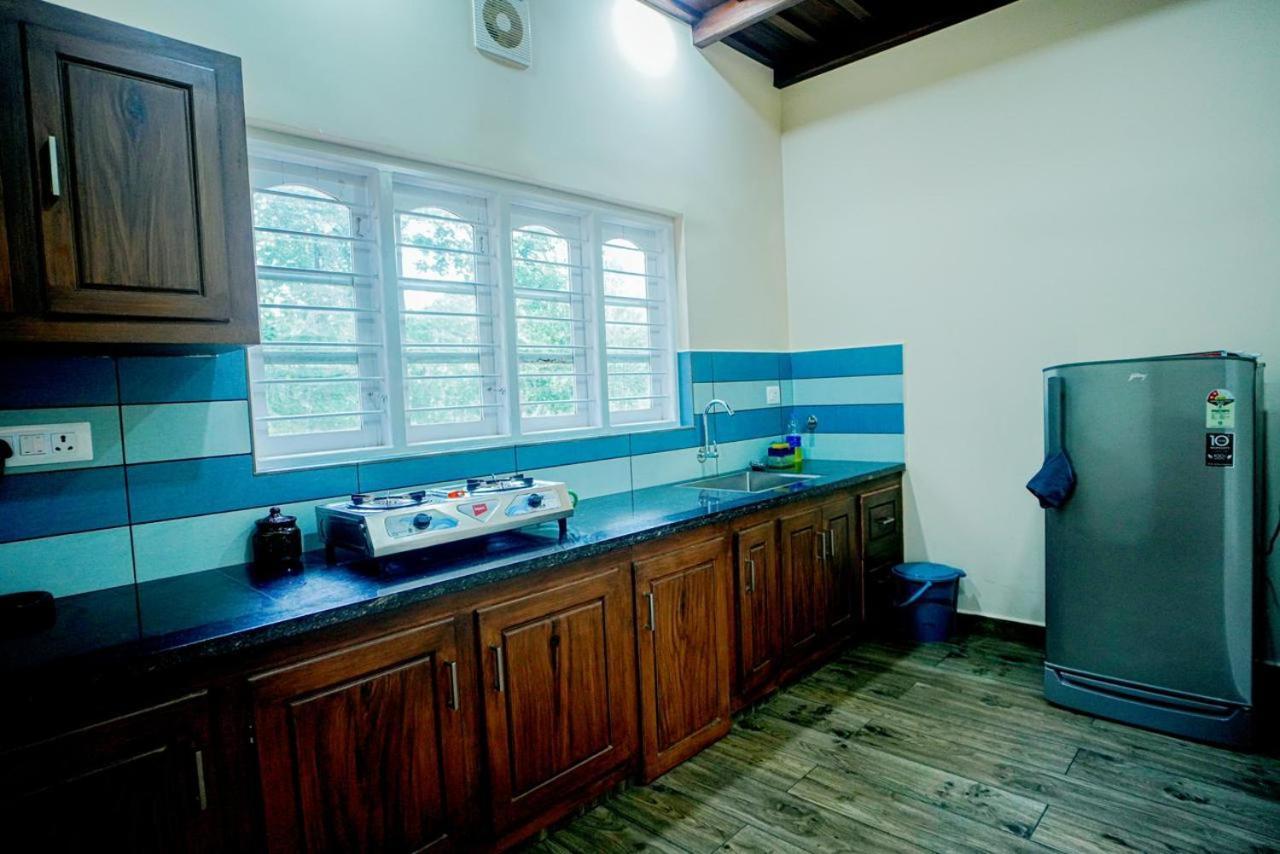 Falcon Riverview Resorts Kuttampuzha Exterior foto
