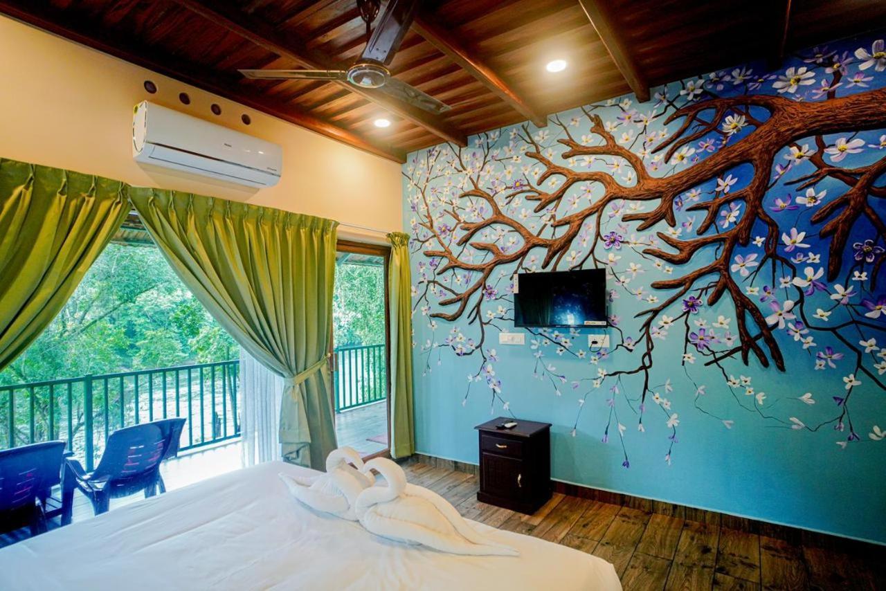 Falcon Riverview Resorts Kuttampuzha Exterior foto